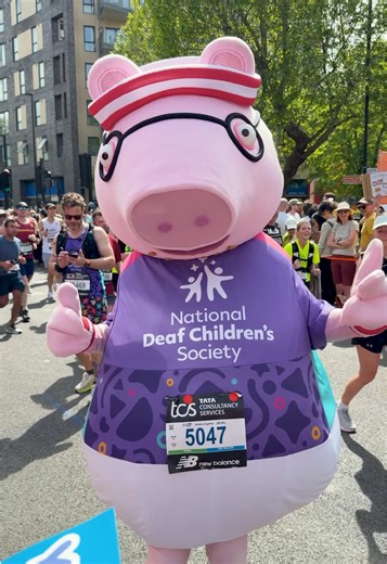 Daddy Pig’s smashing it at the TCS London Marathon 🔥 @TCS London Marathon @The Body Coach
