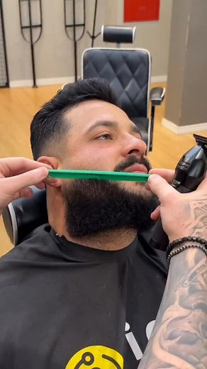 863K views · 77K reactions | Barba apresenta no curso método TBA  Oque achou desse resultado? #barba #barbastyle #barbershop #barbearia #barbas #barberlife #homem | Transformando Barba em Arte | Facebook