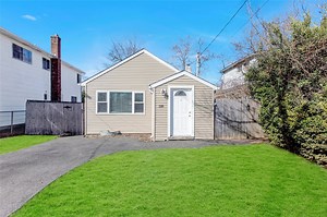 110 Vanderbilt Ave, West Babylon, NY 11704 - MLS 835653 - Coldwell Banker