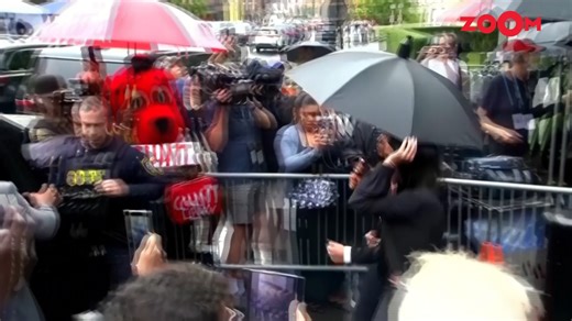 Hip-hop icon Sean ‘Diddy’ Combs has filed a new legal plea, seeking immediate release as he challenges his prison sentence. With the spotlight on his case, everyone is watching closely to see how the court responds. Watch the full video to get all the details. #Diddy #SeanCombs #LegalUpdate #HipHopNews #CourtCase #BreakingNews #CelebrityNews | Zoom TV