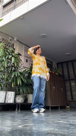 shivika gulati on Instagram: "song got me in the feels in this gloomy weather ⛅️ dc: @ayussh.kr @rahulakainsane 🎵: @thiarajxtt @birxworld “jogi” - #trending #instagram #explore #fyp #viralvideos #bollywood #traditional #dance #jogi [viral, trending, dance, reels, fyp, explore, feed]"