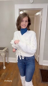 Just because you can doesn’t mean you would. Whether it’s figuring out how to get into a stubborn sweater or taking on something that doesn’t serve you, sometimes it’s okay to pass. Life’s too short to wrestle with what doesn’t feel right, or to be tied in knots,... I don’t really see any way that this sweater could be taken up. It’s cute though, but I’ll probably pass on wearing it out anywhere. -Cristiegrey 🩷😇 . . . . . . #amputee #smile #onehand #disabilityawareness #trauma #sweater#fashion