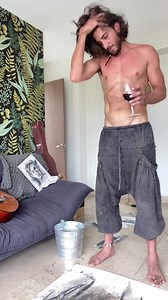 103K views · 3.4K reactions | Tierra, pan, vino y mucha lucidez. Hace poco mas de un año empecé a dibujar y salió este Jesús en un momento de mucha magia y desató una avalancha de creatividad. Las semanas posteriores escribí muchas canciones, entre ellas la que suena en este reel “Obra d’arte” | Fede Farrell | Facebook