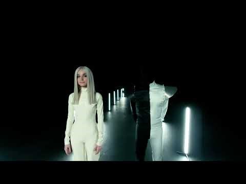 Touch the Icky Baby Poppy VR 180 Experience