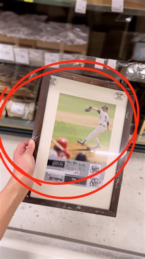 Flip a picture frame upside down... #homedecor #spring | DIY with Hometalk