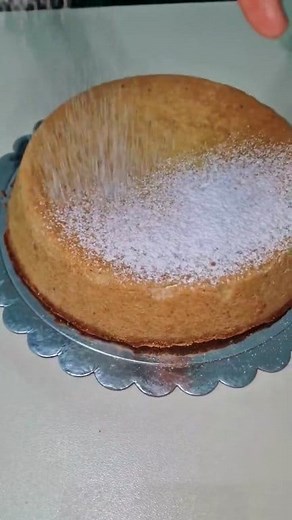 "Cassata al forno" ossia frolla con ricotta e gocce di cioccolato, ecco la mia ricetta 👇👇 RICETTA teglia tonda cm 20-22 max frolla: 250g burro 75g mandorle tostate a farina (o altra frutta secca) 130g zucchero a velo 350g farina 00 2 tuorli d'uovo medi 50g circa 8g lievito per dolci per la crema di ricotta: 500g ricotta di pecora tipo romana 200g zucchero semolato 50-60 gocce di cioccolato Per fare una donazione al fine di migliorare il canale cliccate qui sotto 👇👇👇👇👇👇👇 https://gofund.m