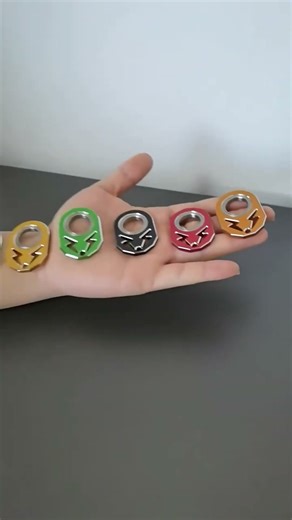 Lightning Hollowed Rotating Keychain! 🔥 #EDCGear #StressRelief #FashionTrend