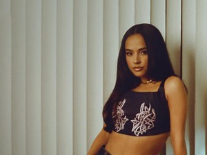 Sin Pijama (part. NATTI NATASHA) - Becky G - LETRAS.MUS.BR