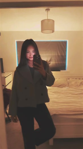 Cropped Trench Jacket: Your New Fashion Obsession