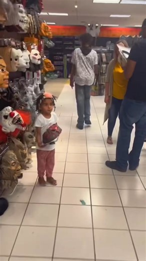 836K views · 5.7K reactions | Dad help me !藍 VFXcreates baby!! #zombie #puppet #Halloween #halloweencostume #fyp #fb #reels #paratii | Molly Zombiee | Facebook