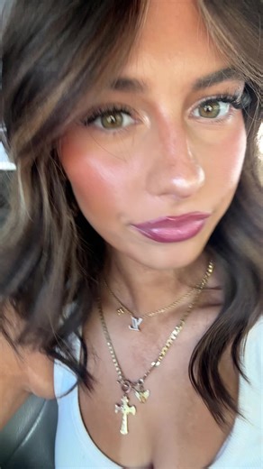 shirley temple luvr (@iluvshirleytemples87)’s video of lip combo