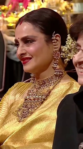 Amitabh Bachchan and Rekha #youtubeshorts #shortsfeed #bhakti