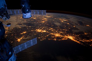 Astronaut Catches Spectacular Night View of US Cities from Space