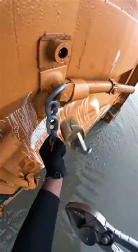 Breaking Open a White Container… Crazy Find