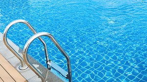 What pools will be open this summer near Cleveland?