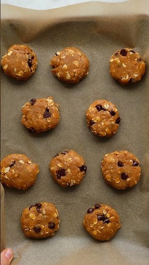 Healthy Peanut Butter Chocolate Chip Cookies | Minimalist Baker Recipes