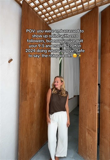 The best way to work from anywhere in the world, travel wherever you want and make that much money is by... ✨Selling digital products If you're not familiar with digital products, they're basically content or tools you create and sell online. 👉🏼 Like for example: pdf guides, online courses, templates, memberships, or video series.