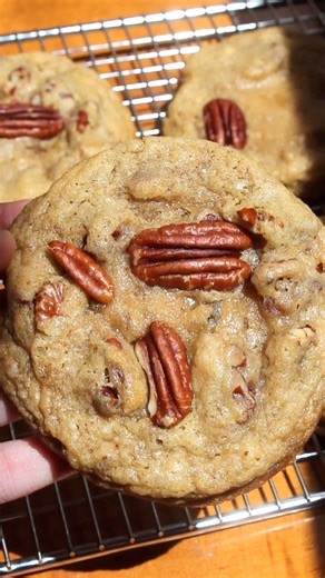 Butter Pecan Cookies! Loaded with toasted pecans, brown sugar, and brown butter! Comment RECIPE to get it sent to your inbox 🧡 #cookies #pecans #butterpecan #easyrecipe #baking #bakingfromscratch | Taffey Bakery