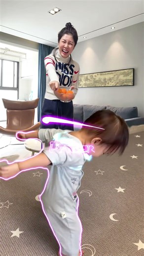 Mom & baby dance with oranges 🍊💃 #cute #babydance #momandme