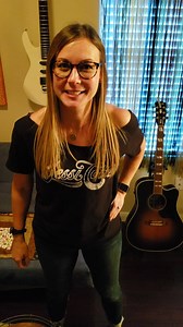 4.7K reactions · 173 shares | If you're a fan of REAL COUNTRY, I think you'll like my music too!  Click the "Send Message" button below and I'll send you a song! ❤️ | Robynn Shayne | Facebook