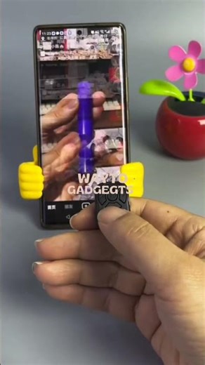 Stop Scrolling Like This! Try the Reel Scrolling Ring. 😲 #shorts