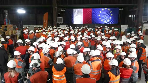 French President Emmanuel Macron visits a ArcelorMittal steel manufacturing site in Dunkirk, northern France. France and ArcelorMittal have agreed on a 1.8 billion euro ($1.97 billion) investment to cut greenhouse gas emissions at the Dunkirk steel plant. #Macron #Dunkirk #ArcelorMittal #Steel #live #Reuters #News Keep up with the latest news from around the world: https://www.reuters.com/ | Reuters