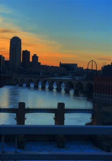 Tribute to the 35W Bridge Collapse Victims