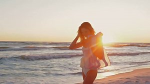 Case-Mate TV Spot, 'The Bag That Carries Your World'