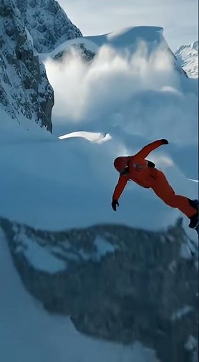 Cliff Drop: Snowboarding the Glacier Edge 🏔️ #MountainShred #Shorts #WinterCalm