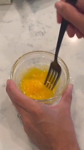 Spaghetti Squash Carbonara 勞SO INSANE. Literally you wont even miss the real pasta because its THAT GOOD. Full recipe linked in bio | Minnie mouse daniii | Facebook