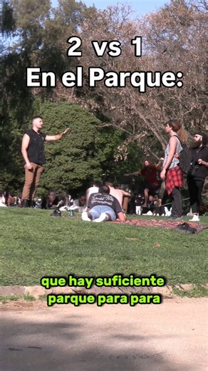 374K views · 6.5K reactions | 2 vs 1 Surrealista en el parque. Broma cámara oculta #humorabsurdo #risas #surrealismo #bromas | Pauly Makkator | Facebook