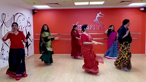 1.3M views · 10K reactions | Beginner level bollywood ladies dance class #vishakhasdance #1millionfollowers #ladies #momsoffb #DanceClasses #dubai | Vishakha's : A Dance and Music Training Institute | Facebook