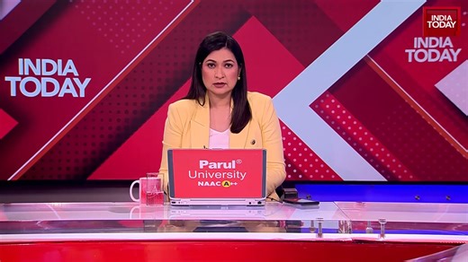 123K views · 178 reactions | Actor Uorfi Javed sparks debate on the side effects of lip fillers. Risks of cosmetic procedure decoded. @SnehaMordani gives more details. #5live | Pooja Shali | India Today | Facebook