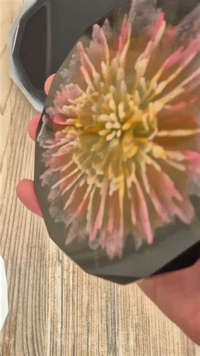 The most symmetric floral reveal ever ✨😍 #resinart #satisfying