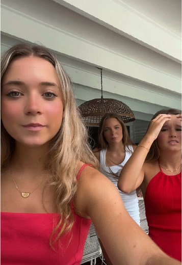 👩‍❤️‍💋‍👩