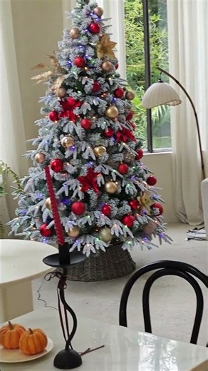 Decorate a Red and Golden Christams tree #decor #decoration #christmastree #christmas #xmas