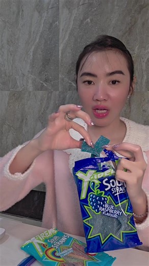 X-Treme Sour Strap Blueberry Candy Review