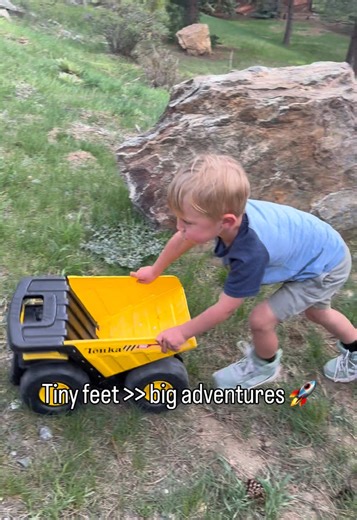 Every parent knows: growing kids run through shoes faster than most marathon runners.😅 Need a fresh pair of kicks for your littles? We put together a list for every age range! Believe us when we say our youngest testers put them through the wringer - from muddy trails and playground laps to long days outside, these pairs can keep up with nonstop adventurers. 👉 Head to the link in our bio to read the full review and see which kids’ hiking shoes made the list.