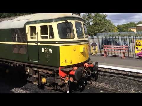 Class 33 approaching Bishop's Lydeard.