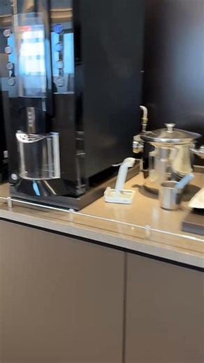 82 reactions · 8 comments | ANAラウンジ新千歳空港✈️ 2025-10-30 | 小林憲一郎 | Facebook