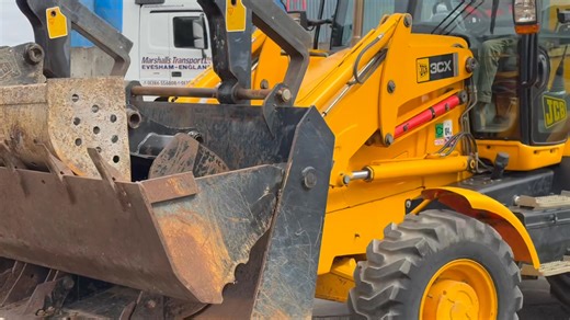 2.9K views · 27 shares | JCB 3cx year 2002 with only 1118 Hrs full service history tyres 80% Good 5 Buckets £POA #cmldiggers #jcb #construction #contractor | Central Machinery Ltd | Facebook
