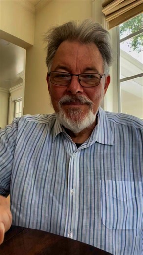 ➡️ Come see Jonathan Frakes at Phoenix Fan Fusion in Downtown Phoenix this June 6-8th! 🖖 Jonathan Frakes is an American actor, author, and director and is best known for his portrayal of Commander William T. Riker in the television series Star Trek: The Next Generation, Star Trek: Picard, and Star Trek: Lower Decks. 🎬 Having moved towards directing in recent years, Frakes directed and also starred in Star Trek: First Contact as well as Star Trek: Insurrection. 🌟 Besides directing many TNG tel