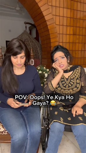 Wow! Ishaaro ishaaro me hi beizzati kar di 😅 Share with someone special ♥️ Aise Aur Comedy Videos Ke Liye 👉🏼 @theofficialgeet 😅. . #hindicomedy #desicomedy #funnyvideos #couplescomedy #hindijoke | Geet