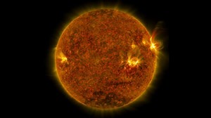 306K views · 2.9K reactions | The sun emitted a trio of mid-level solar flares on April 2-3, 2017. Our Solar Dynamics Observatory, which watches the sun constantly, captured images of the three events. Read more: https://go.nasa.gov/2oQVFju Watch on YouTube: https://youtu.be/b0avDc48hPM | NASA Space Alerts | Facebook