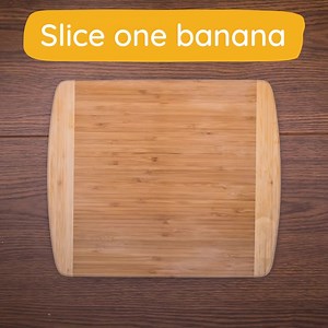 For these easy-peasy dog-friendly pancakes you will need: 1 Banana 2...