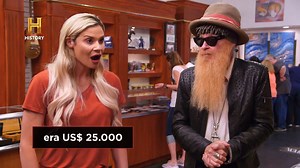 197K views · 8.7K reactions | Um cliente chega com uma relíquia de família surpreendente: um terno icônico pertencente a Billy Gibbons, o lendário guitarrista do ZZ Top. Para autenticá-lo, ninguém menos que o próprio Billy chega à loja para uma avaliação. Mais tarde, outro cliente aparece com uma peça inusitada: um boneco do Homem-Aranha em tamanho real, criado originalmente para uma promoção da Blockbuster. #TratoFeito | HISTORY | Facebook