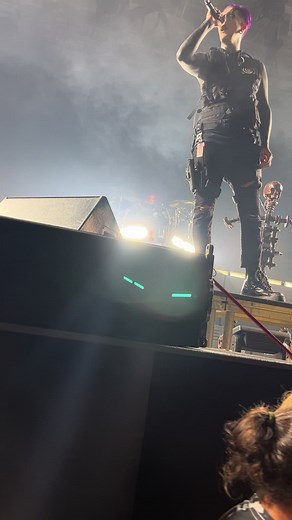 One lf the best moments from the @Motionless In White show in Pittsburgh @Chris Motionless @Justin Morrow #miw #motionlessinwhite #chrismotionless #justinmorrow