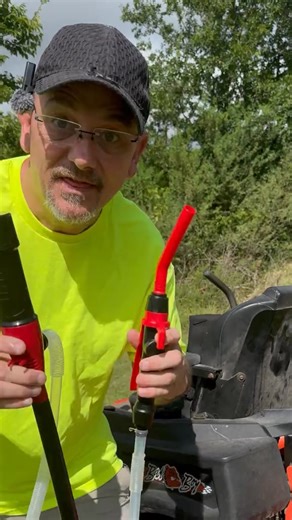 Ditch the hassle and danger of hand-cranked pumps! Introducing Everlume wireless fuel transfer pump, powered by your DeWalt 20V or Milwaukee 18V batteries. • Truly universal compatibility • Wireless portability for any scenario • Efficient high flow: up to 11L/min • Safe & leak-proof design Ready to revolutionize your refueling experience? | Everlumehio-A