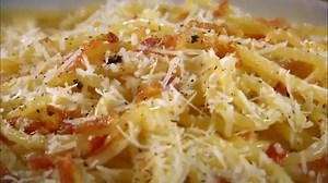 Marco Pierre White Spaghetti Carbonara Recipe #bestchefbestfood #chef Watch Chef Marco Pierre White prepare a rich and creamy traditional Spaghetti Carbonara. An easy recipe from Knorr Spaghetti Carbonara, a very simple, very quick recipe. Spaghetti cooked with a Knorr Chicken Stock Pot and a little splash of olive oil to add a depth of flavour to the pasta, and tossed with a savoury egg, pancetta and cream sauce. It's a rich comforting dish with which to treat yourself. this recipe here: http:/