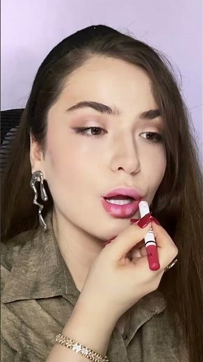 This Lip Makeup Hack Makes Your Lips Look Instantly Bigger 👄 (No Filler!)